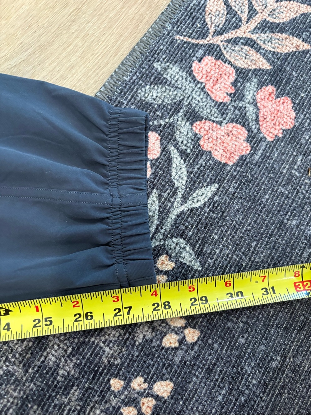 Spanx Casual Fridays Cargo Jogger Pants Size Small - Picture 4 of 4